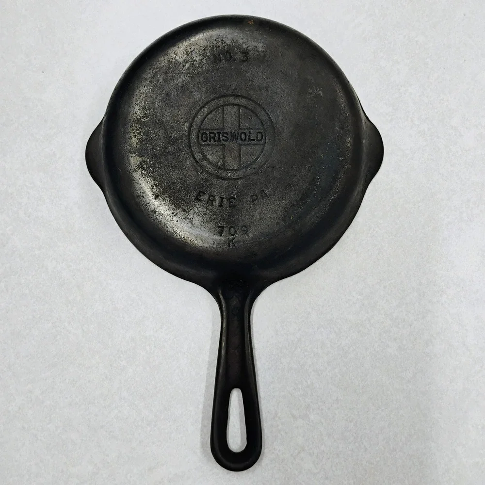 Griswold No 3 Cast Iron Skillet Small Logo Erie PA 709 K Vintage Frying Pan